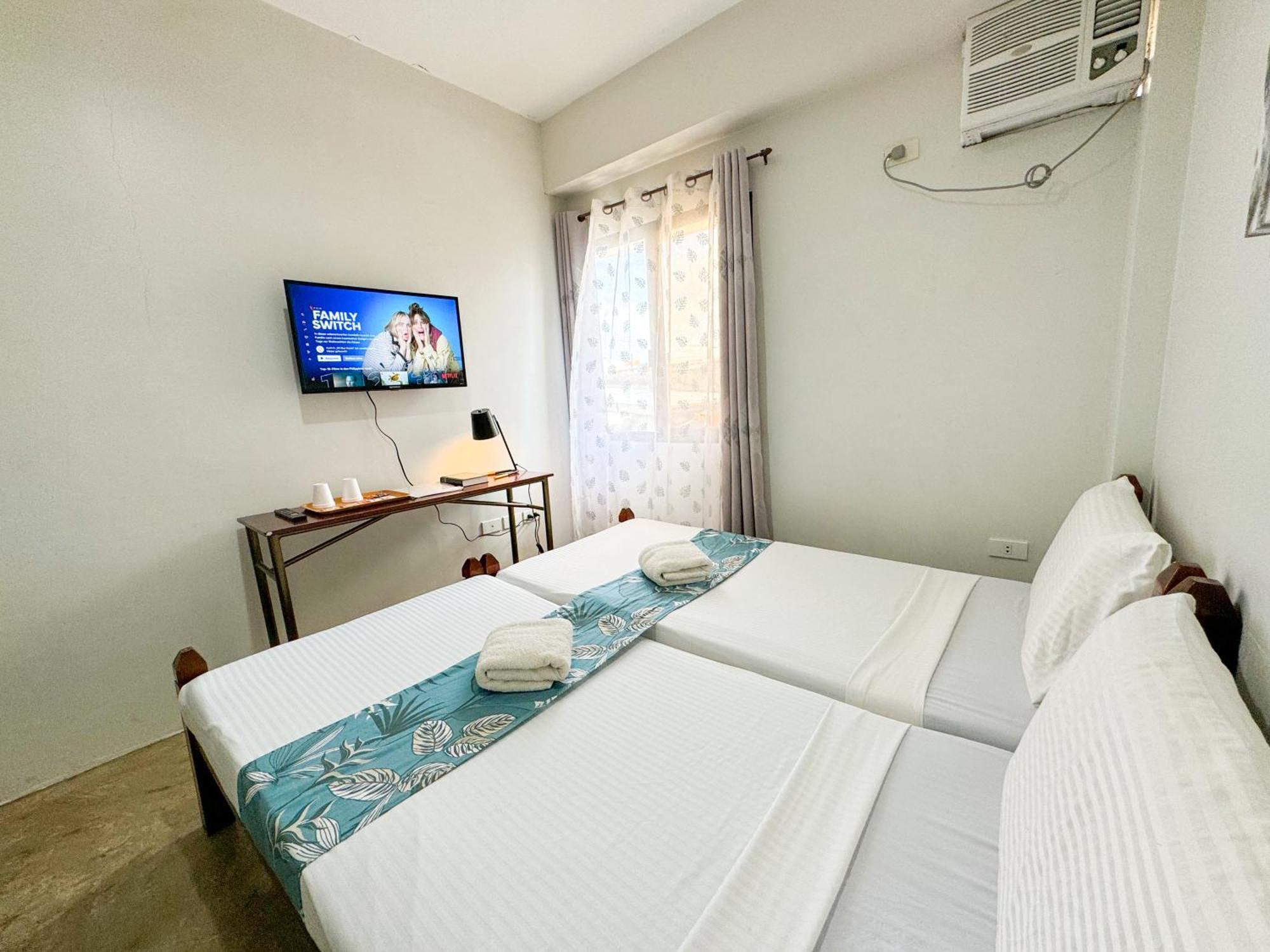 Gplace Hotel Cebu Stadt Exterior foto